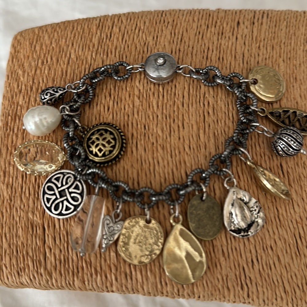Charm bracelet magnetic clasps 8”
